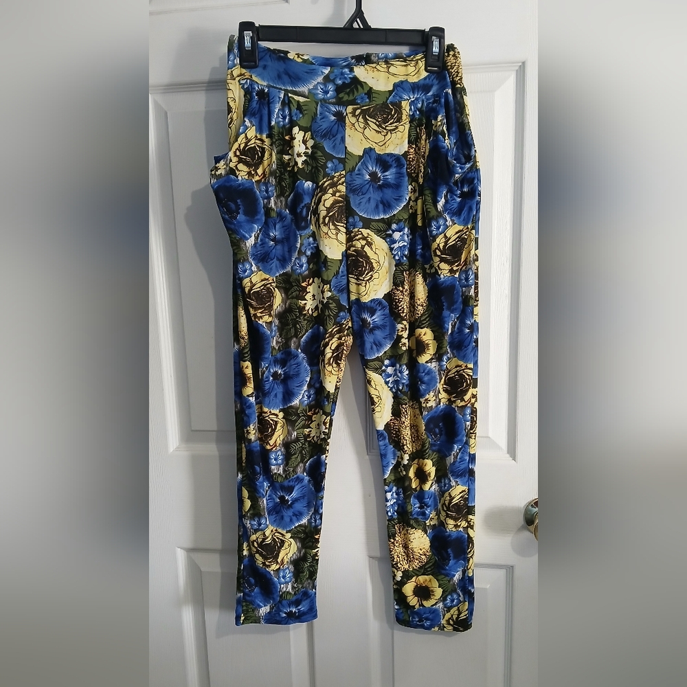 Floral Blue and Yellow Pantsuit - Picture 3 of 6